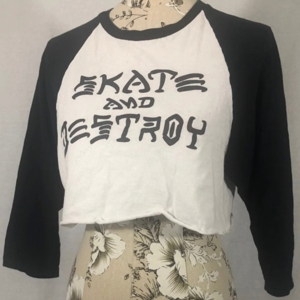 ❌SOLD❌Skate and destroy crop top